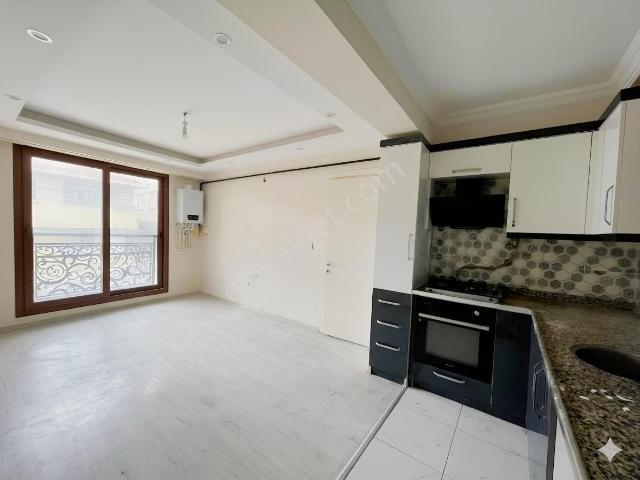 Bayraklı Westpark Yanı,şehir Hastanesi Yakını Asansörlü 2+1
