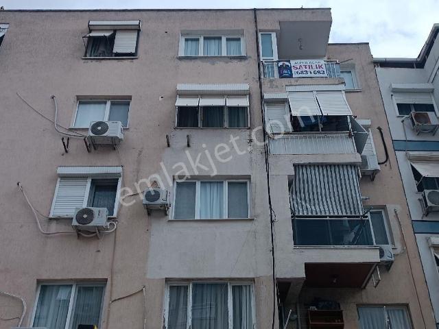 Bayraklı Sevgi Yolunda Tadilatlı 2+1 Daire