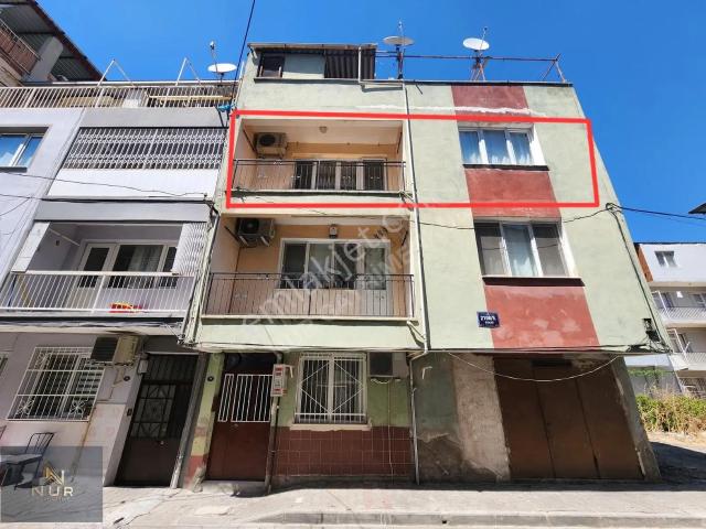 Bayraklı Tepekule Mah. 3+1 Doğalgazlı Eşyalı Kiralık Daire