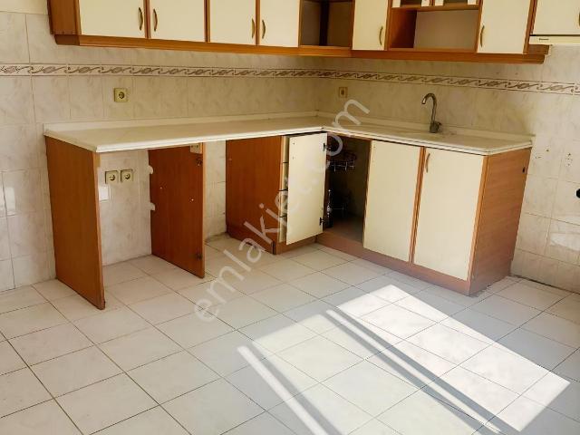 Bayraklı Tepekule Mah Cumartesi Pazarı Yakını 2 Adet Daire