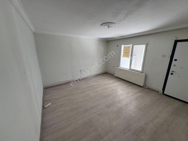 Bayraklı Tepekule'de Kiralık 2+1 Merkezi Daire