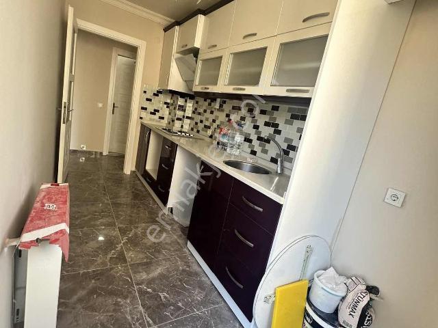Bayraklı West Park Yakını Doğalgazlı Kapalı Mutfak 2+1 Daire