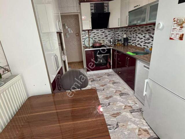 Bayraklı Yamanlar Mahallesinde Kapalı Mutfak 3+1 Satılık Daire