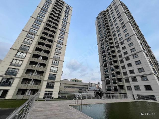 BAYSALDAN LÜKS SİTE İÇERİSİNDE BALKONLU 2+1