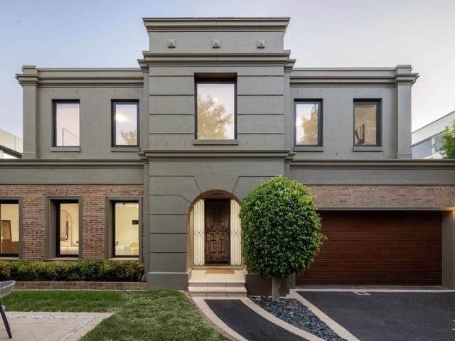 Bayside Beauty with Exceptional Family Appeal