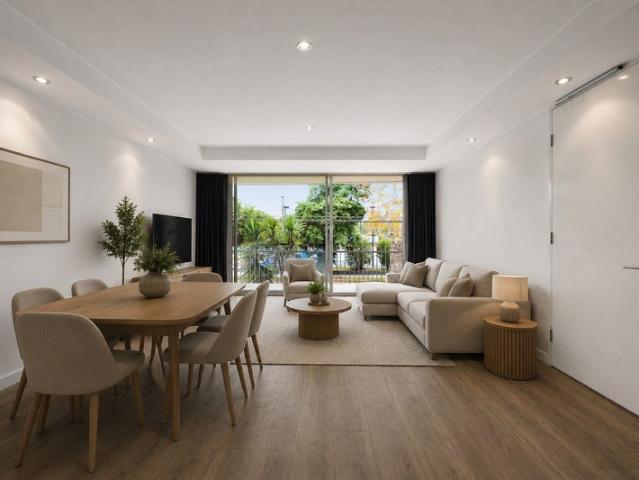 Bayside Convenience Meets Contemporary Comfort