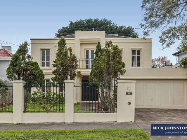 Bayside Executive Family Living in Prime Location