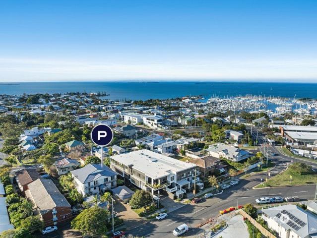 Bayside Ease, Exceptional Location at Manly Views