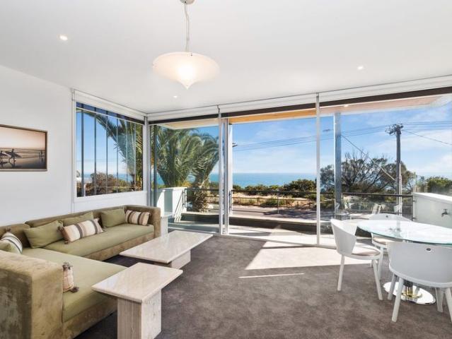 BAYSIDE ELEGANCE WITH POST CARD SEA VIEWS