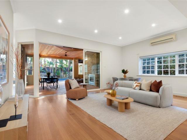 Bayside family living, resort style entertaining