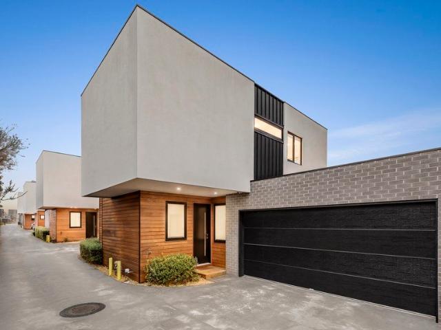 Bayside Luxury with Space, Style & Convenience