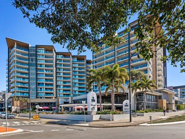 Bayside Luxury in the Heart of Redcliffe