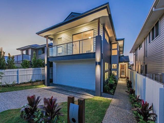 Bayside Living at its Best Walk Everywhere, Relax Every Day