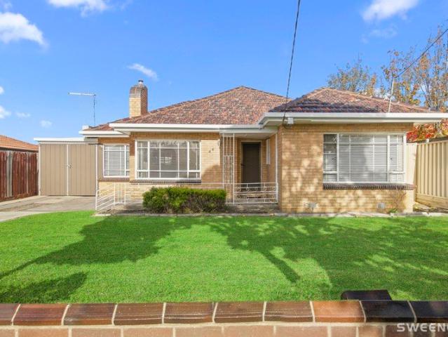 Bayside Traditions Meets a Signature Seaholme Address