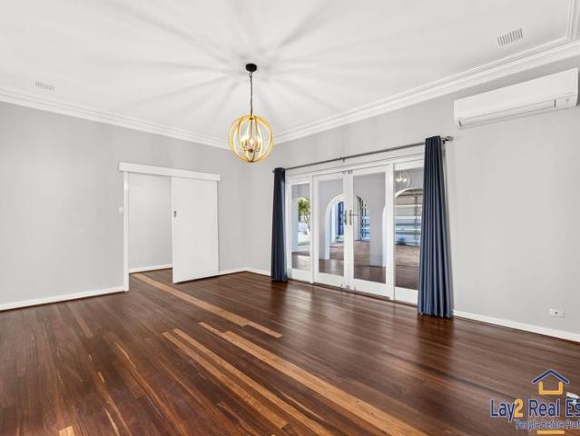BAYSWATER CHARM IN PRIME LOCATION
