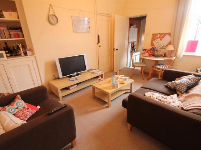 Bayswater Road Jesmond 3 bed maisonette to rent £1,890 pcm £436 pw