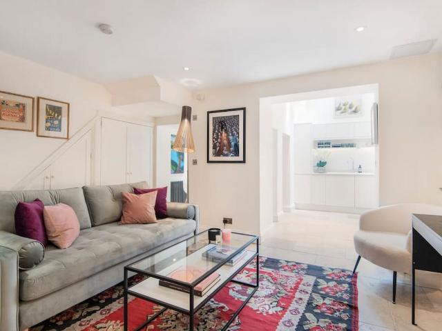 Bayswater W2, 1 bed flat to rent, £7,818 pcm | PrimeLocation