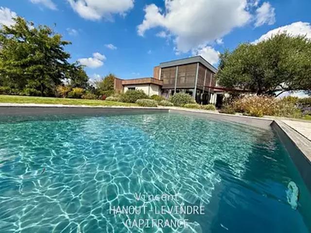 Bazoges en Paillers 85130 Achat / Vente maison 9 pièces t9 piscine jardin