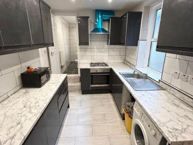 BBN Mini Mart, 81 82 Brookhill Road, London, SE18 6TT, United Kingdom | 7 bed townhouse for rent #140656890 | Rentberry