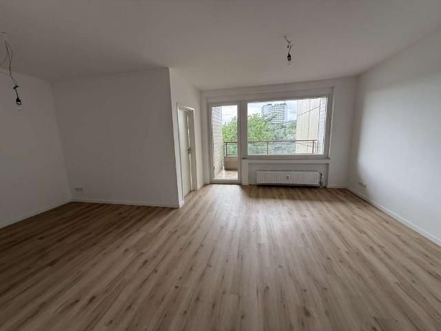 BGL Top sanierte Vierzimmerwohnung mit Balkon im vierten Obergeschoss!