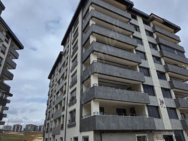 BEŞTEPE'DE ANTEPİA ANA YOL ÜSTÜ SATILIK 3.5+1 ARA KAT DAİRE