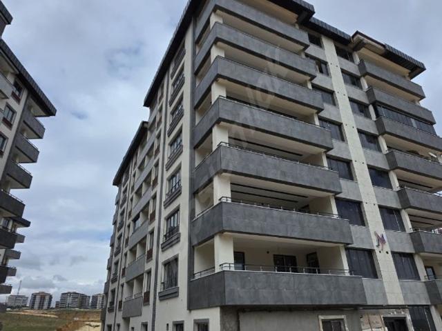 BEŞTEPE'DE ANTEPİA ANA YOL ÜSTÜ SATILIK 3.5+1 ARA KAT DAİRE