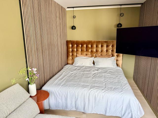 Be the first: luxurious design studio right in the middle of Lange Reihe in St. Georg Hamburg