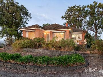 Panton Hill, Nillumbik, Victoria - Equipped kitchen