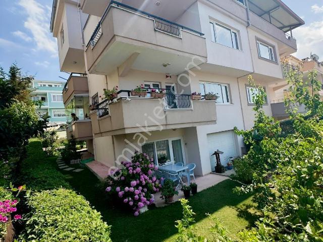 Beşevler Kültür'de | Havuzlu Site Özel Bahçeli 5+2 Satılık Villa