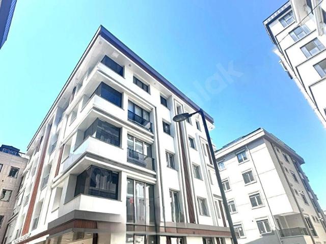 BEŞİKTAŞ DİKİLİTAŞ'TA DARPANE ARKASI YENİ BİNADA SÜPER 3+1