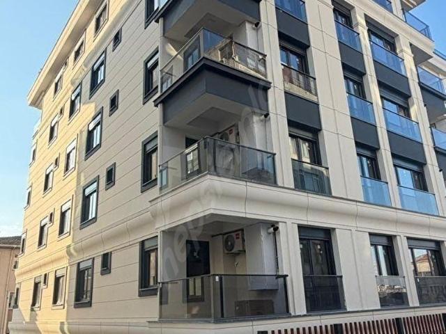 BEŞİKTAŞ DİKİLİTAŞ'DA MERKEZİ KONUM 2+1 KİRALIK DAİRE SIFIR BİNA