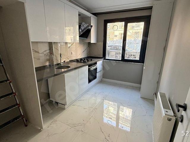 BEŞİKTAŞ DİKİLİTAŞ DARPHANE YAKINI 130 m2 SIFIR 4+1 TERS DUBLEKS