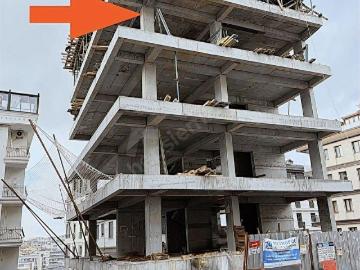BEŞİKTAŞ DİKİLİTAŞ SOKAKTA KABA İNŞAATI BİTMİŞ 2+1 SATILIK DAİRE