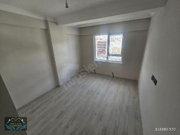 BEŞİKKAYADA 8. CADDEYE YAKIN SIFIR ASANSÖRLÜ ARA KAT DAİRE