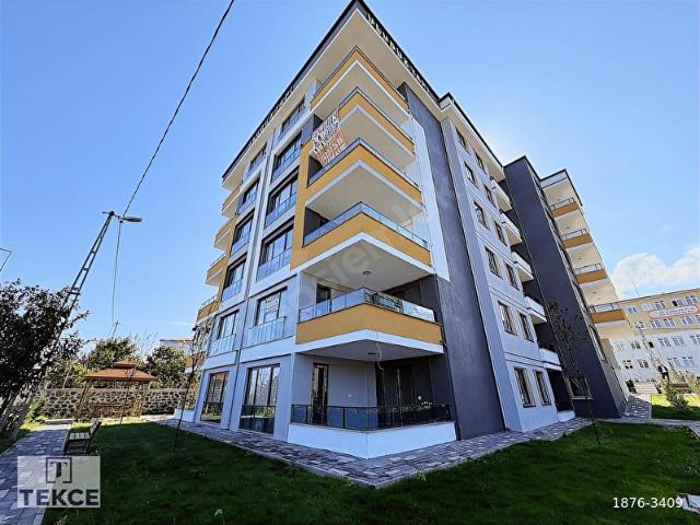 Beşikdüzü'nde Ana Yola Yakın Deniz Manzaralı 3+1 Daire TEKCE