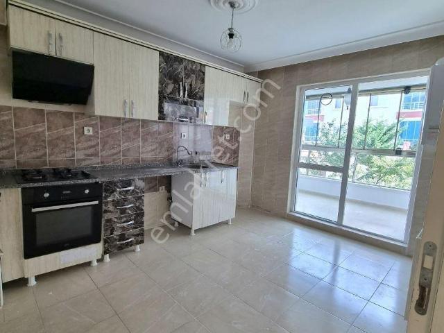 Beşikkayada Caddeye Yakın Full Yapılı Satılık Daire
