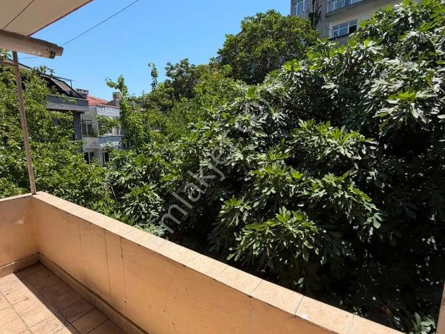 Beşiktaş, Muradiye Bayır Sokakta 1+1 Kombili, 65 M2 Ferah Daire