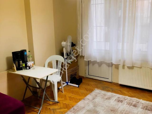 Beşiktaş Darphanede Asansörlü 1+1 60m2 Kiralık Daire