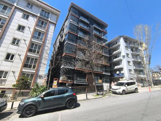 Beşiktaş Dikilitaş Satılık Lüks 2+1 Ebeveyn Banyo Otopark Havuz