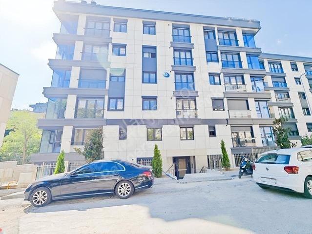Beşiktaş Dikilitaş'ta Sıfır Binada Otoparklı, 2+1 Köşe Daire