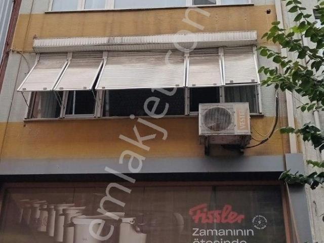 Beşiktaş Ihlamurdere Cad. Üzerinde Asansörlü 117m2 Temiz Ara Kat