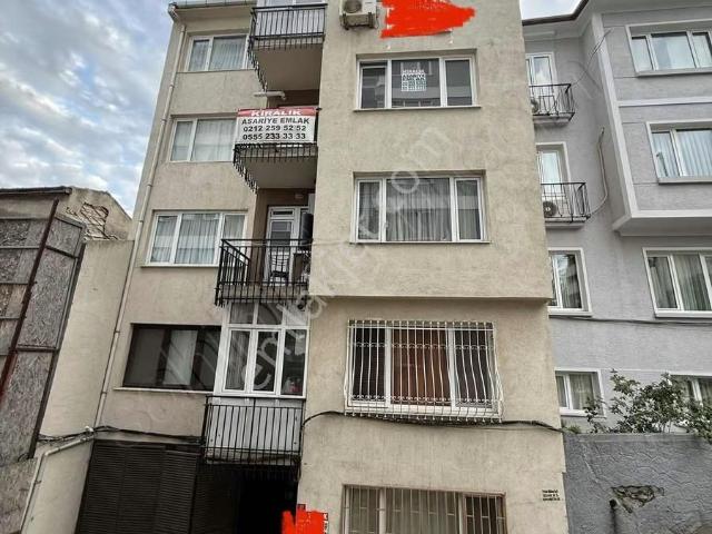 Beşiktaşta 2+1 Kombili Kısmi Manzaralı Balkolu Kullanışlı Daire
