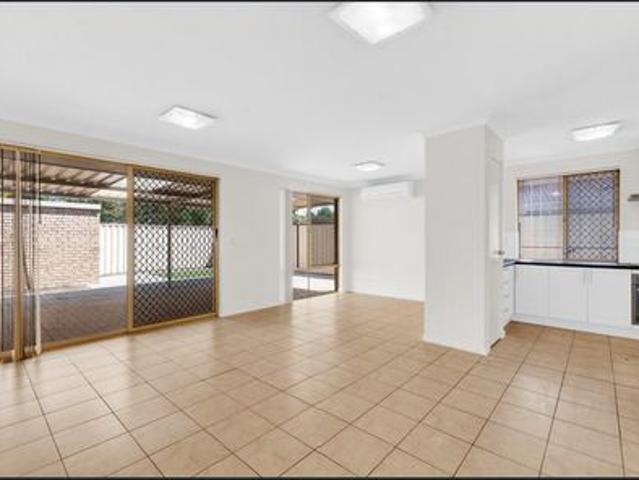 BE IMPRESSED WITH THIS FRESHLY PAINTED 2x1 UNIT IN ROCKINGHAM!