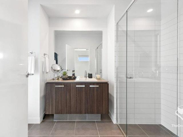 Be Quick Highly Sought After Sola Complex