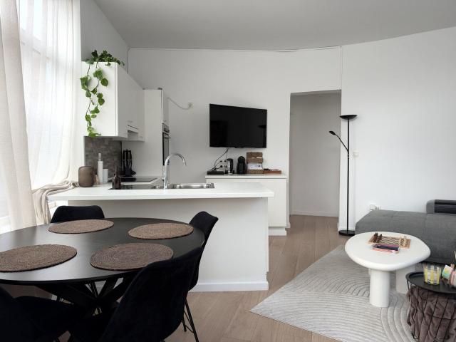 Bemeubeld appartement met 2 slaapkamers