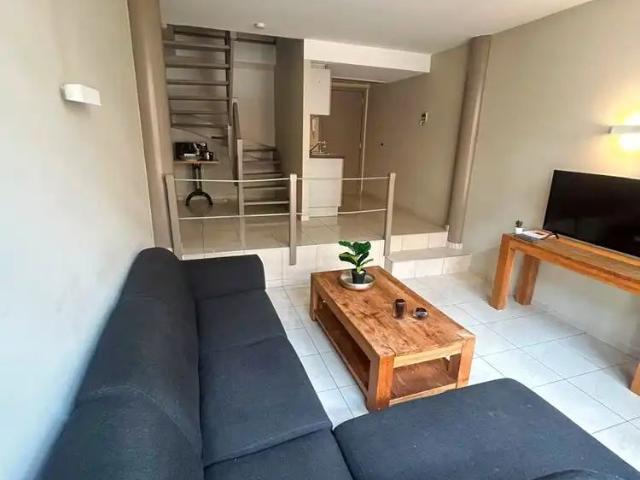 Bemeubelde duplex studio te huur in Hasselt – centrumligging met zicht op de Walputstraat