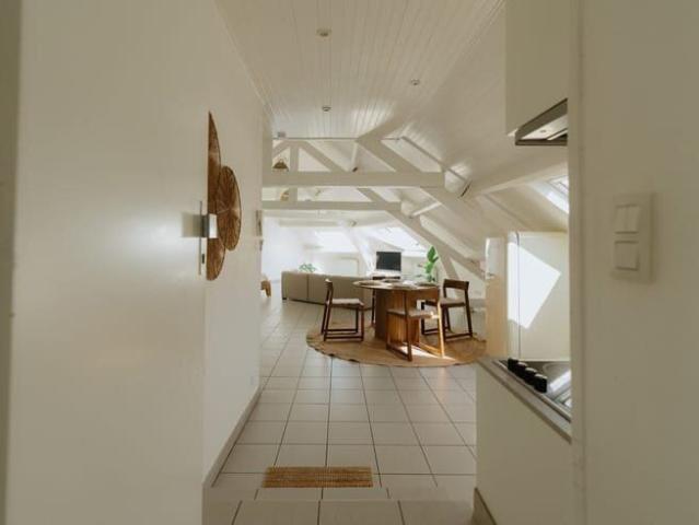 Bemeubelde loft op centrale ligging