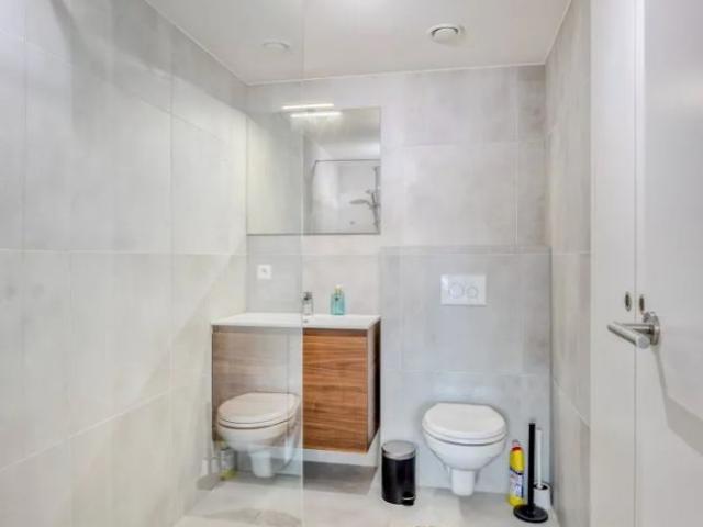 Bemeubelde studio met terras en kelderberging in het centrum van Leuven! EPC 50 kWh/m² bewoonbare opp. 37,5 m²