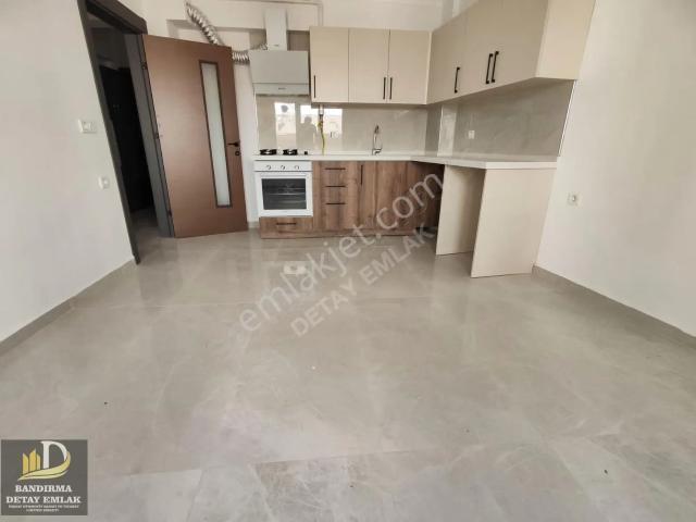 Bentbaşı Mah. 2+1 Açık Mutfaklı 70 M2 Balkonlu Kiralık Daire