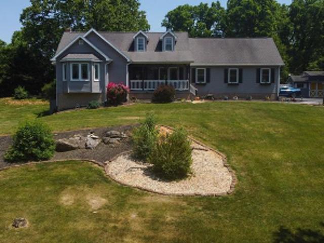 Bentley Dr